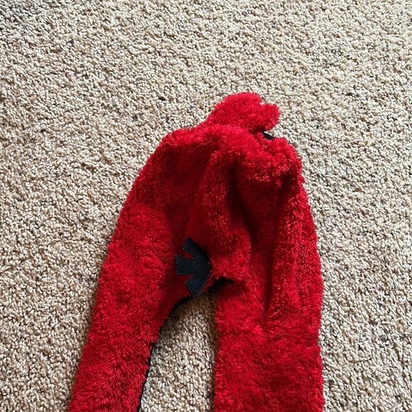 Angry Birds red hat with scarf & hand warmers attached. - Picture 3 of 6